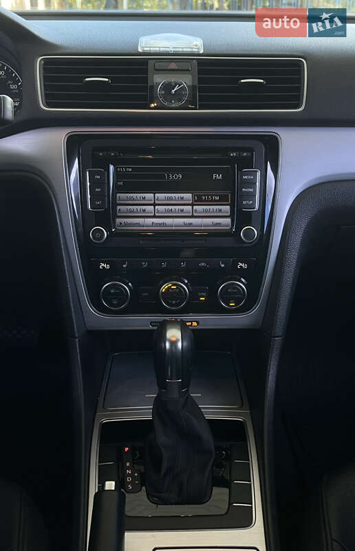 Volkswagen Passat 2011