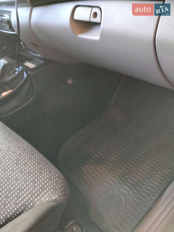 Mitsubishi L 200 2012