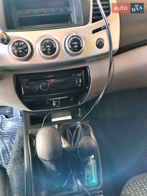 Mitsubishi L 200 2012