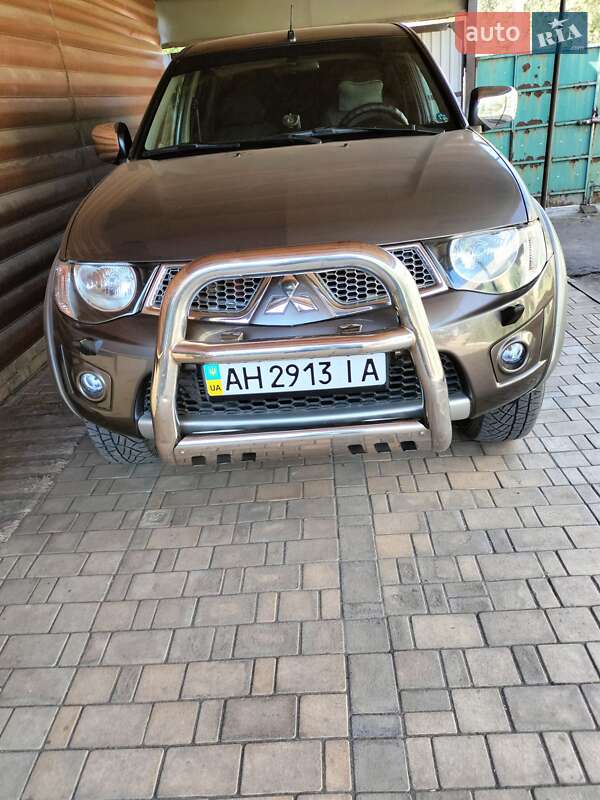 Mitsubishi L 200 2012