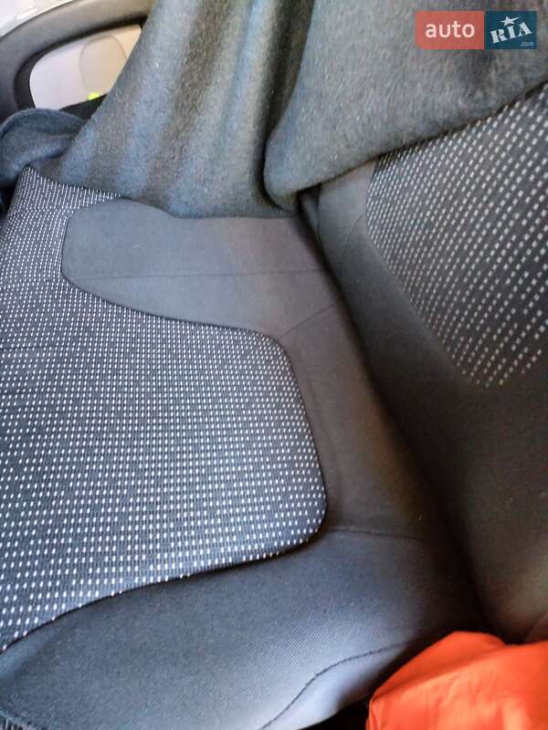 Mitsubishi L 200 2012