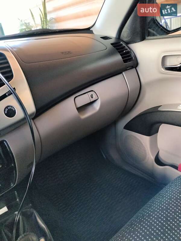 Mitsubishi L 200 2012