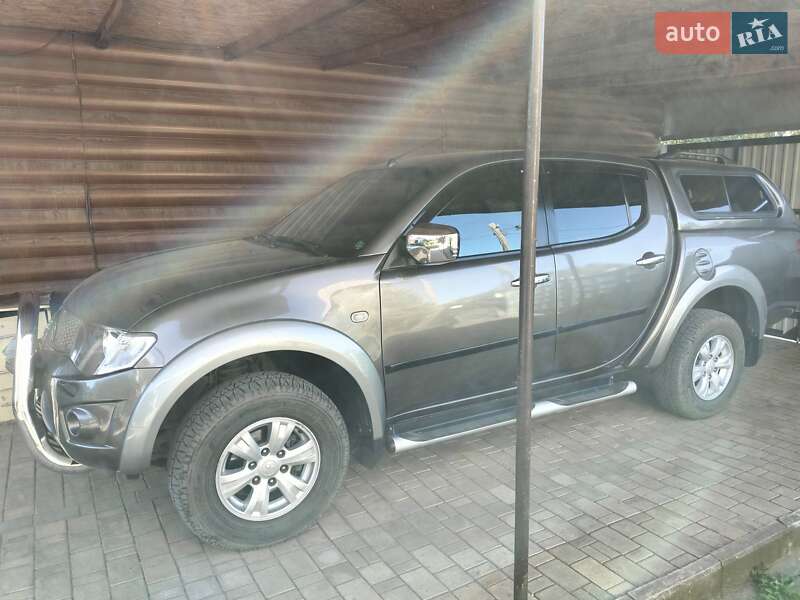 Mitsubishi L 200 2012