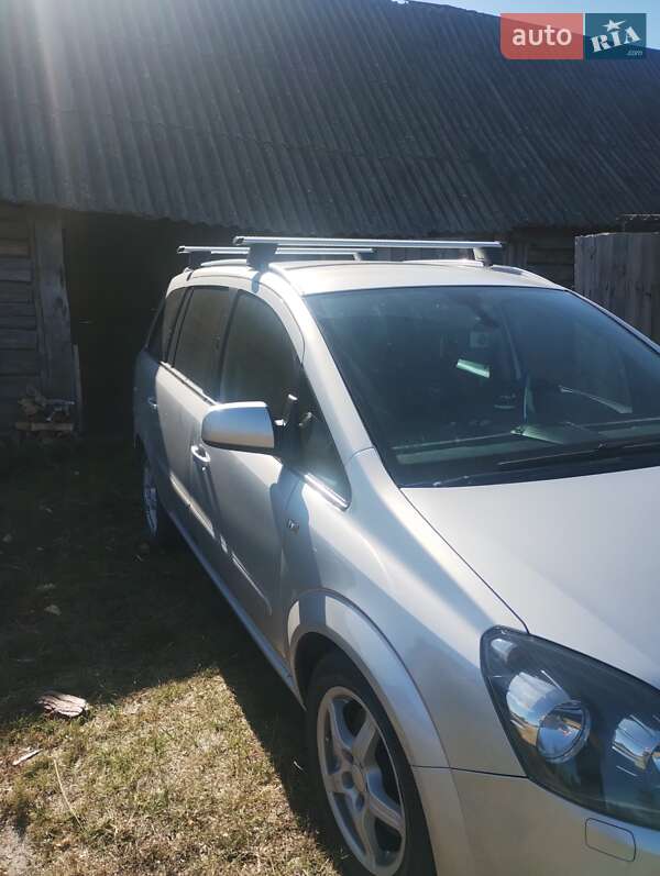 Opel Zafira 2011