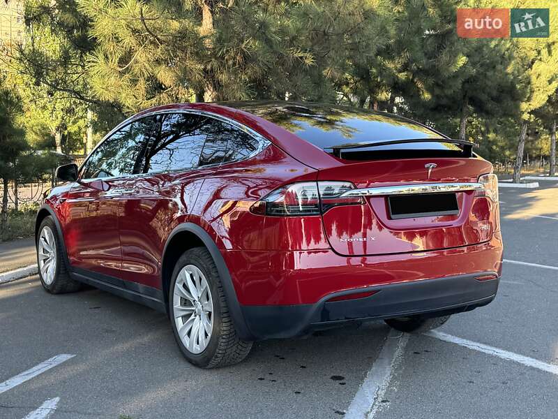 Tesla Model X 2018
