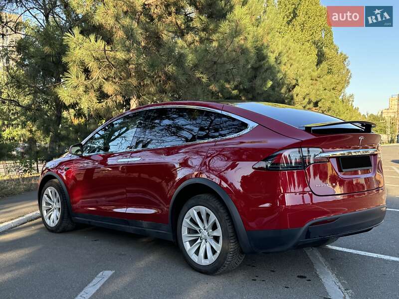 Tesla Model X 2018