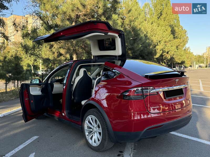 Tesla Model X 2018