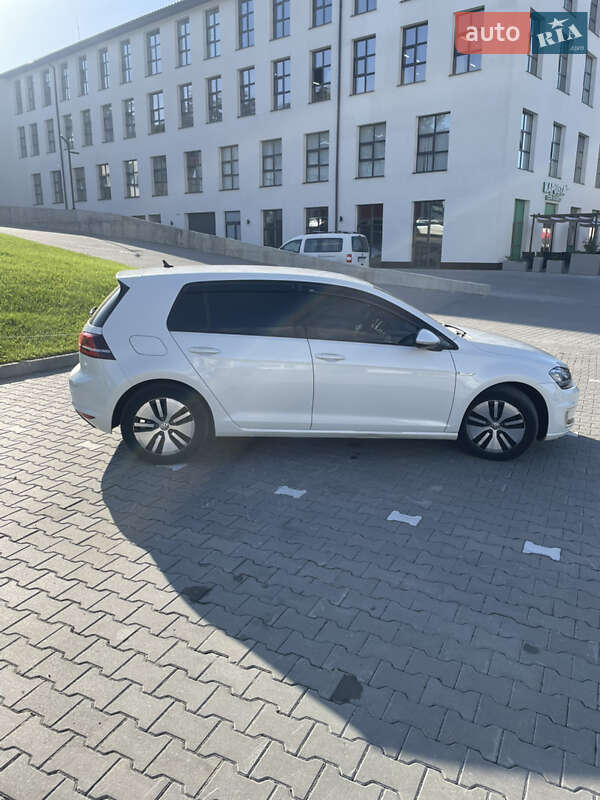 Volkswagen e-Golf 2015