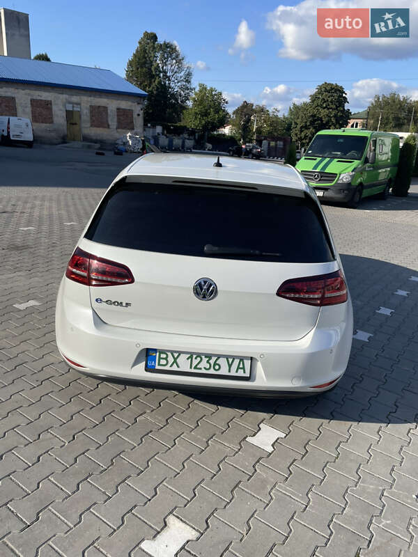 Volkswagen e-Golf 2015
