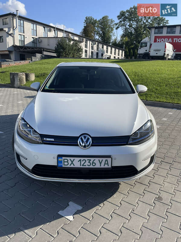 Volkswagen e-Golf 2015