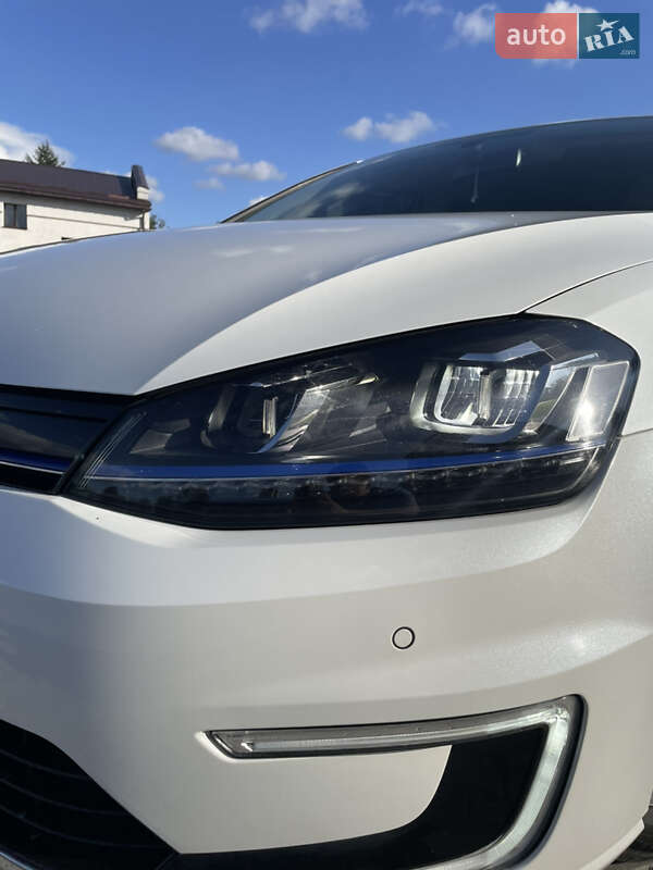 Volkswagen e-Golf 2015