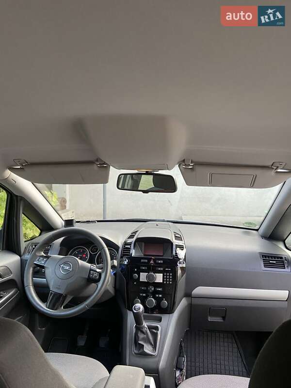 Opel Zafira 2010