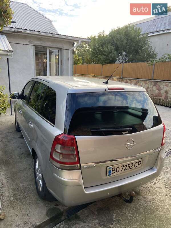 Opel Zafira 2010