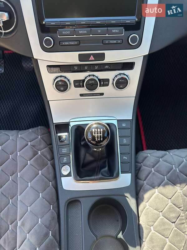 Volkswagen Passat 2012