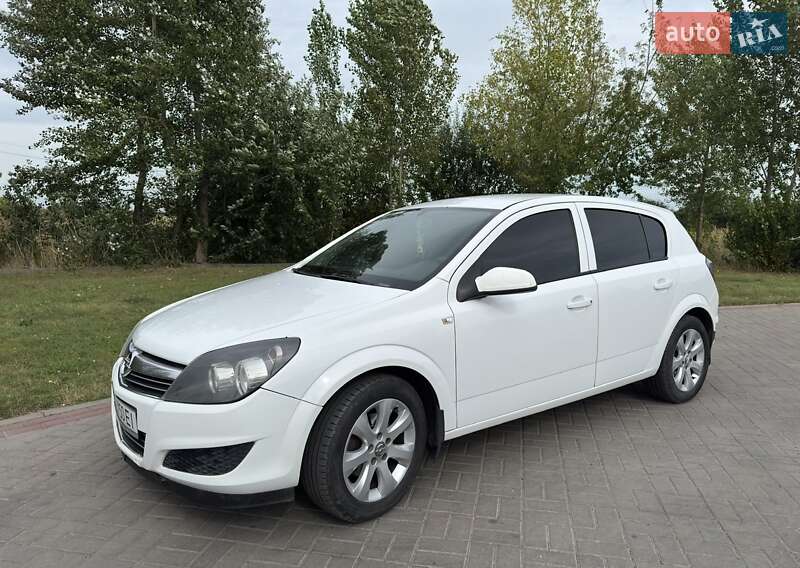 Opel Astra 2011