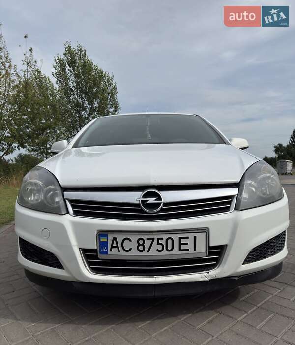 Opel Astra 2011