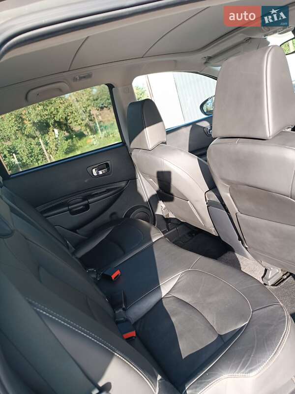 Nissan Qashqai+2 2009