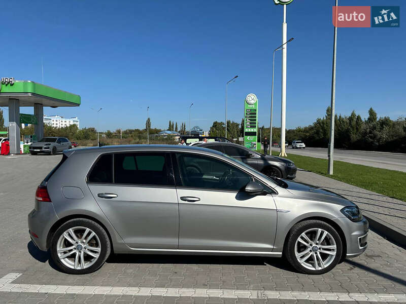 Volkswagen e-Golf 2017