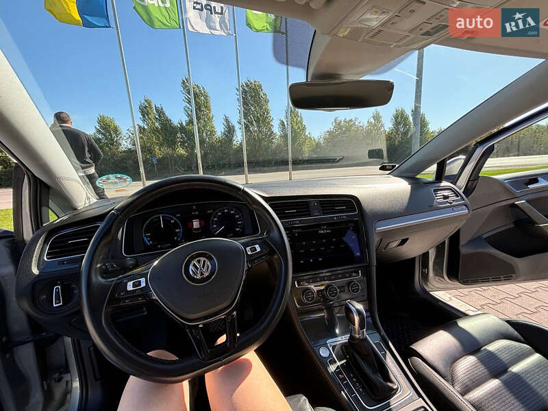 Volkswagen e-Golf 2017