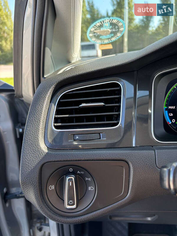 Volkswagen e-Golf 2017