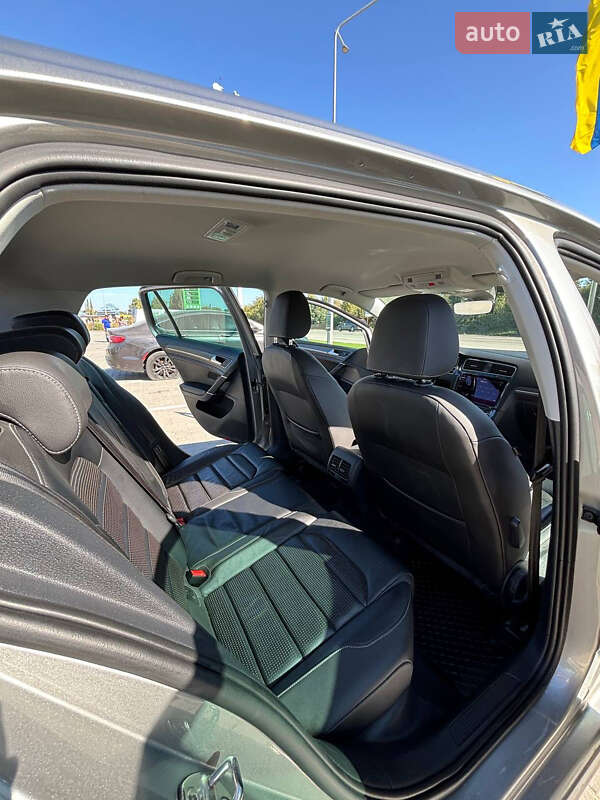 Volkswagen e-Golf 2017