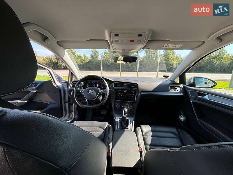 Volkswagen e-Golf 2017