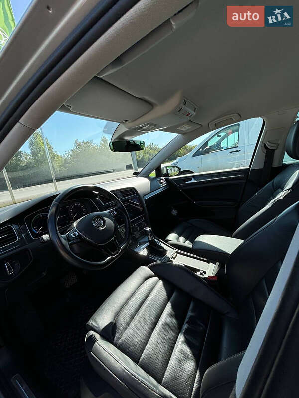 Volkswagen e-Golf 2017