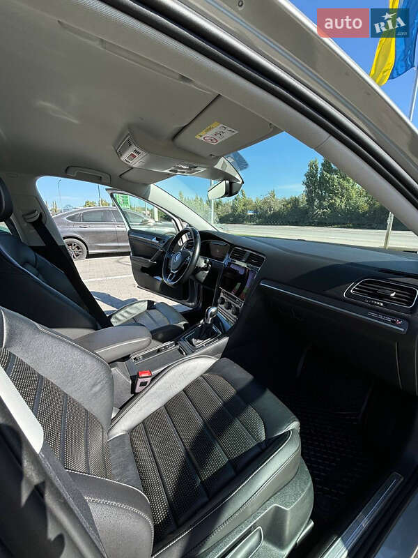 Volkswagen e-Golf 2017