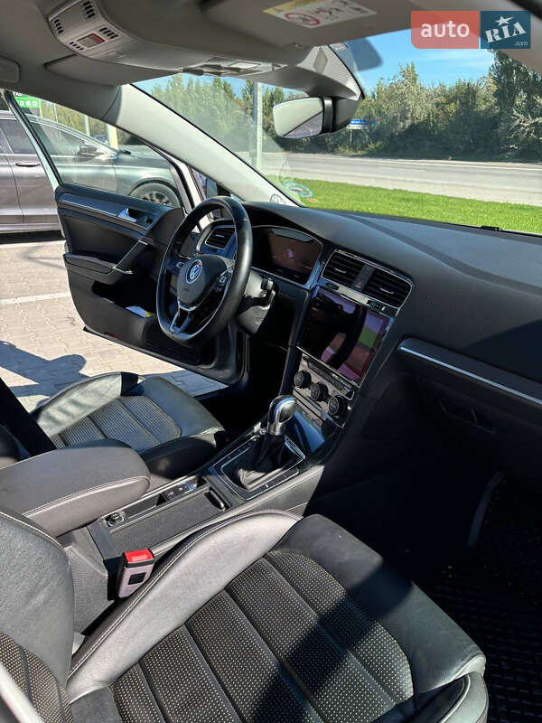 Volkswagen e-Golf 2017