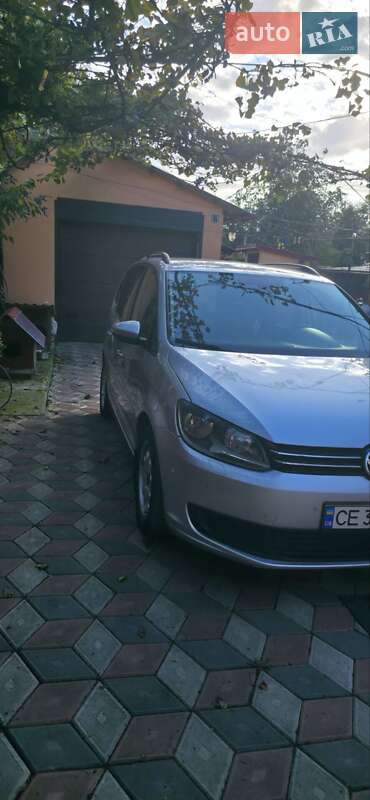 Volkswagen Touran 2011