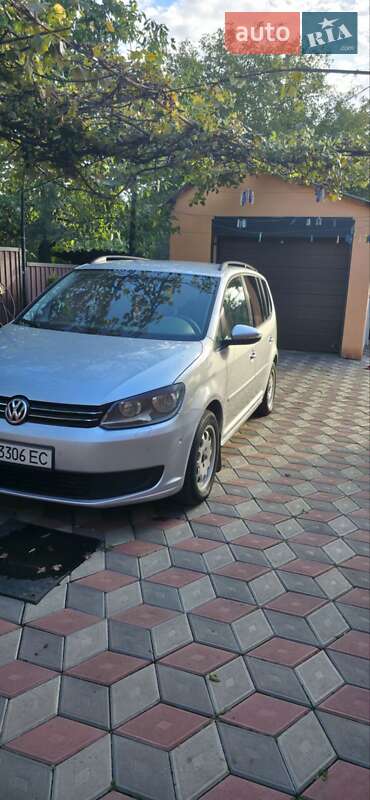 Volkswagen Touran 2011