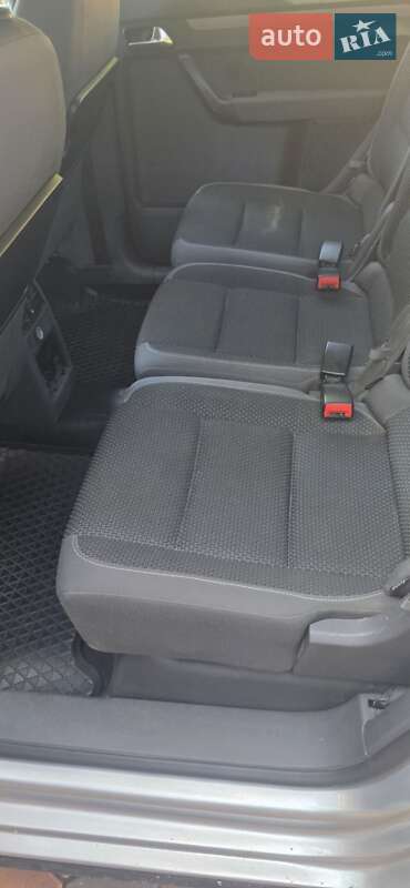 Volkswagen Touran 2011