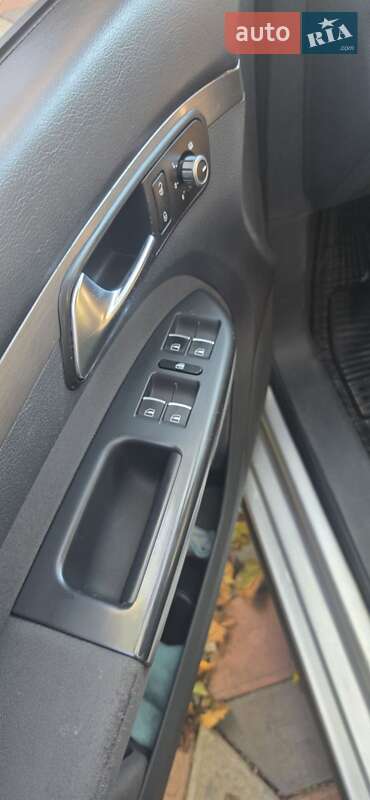 Volkswagen Touran 2011