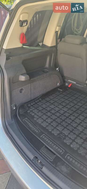 Volkswagen Touran 2011