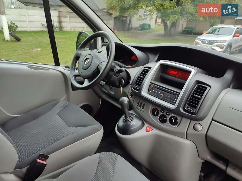 Opel Vivaro 2011