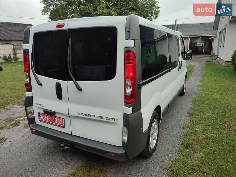 Opel Vivaro 2011