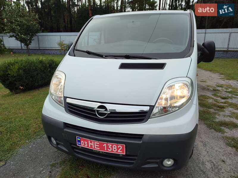 Opel Vivaro 2011