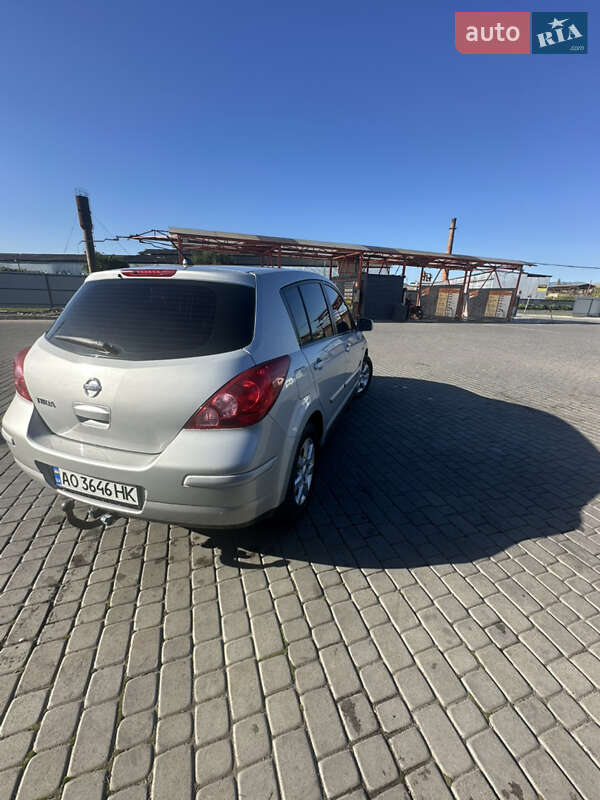 Nissan TIIDA 2007