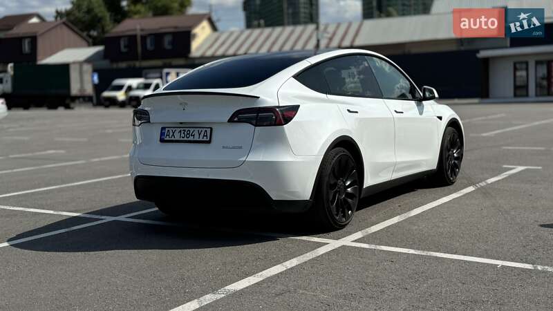 Tesla Model Y 2022