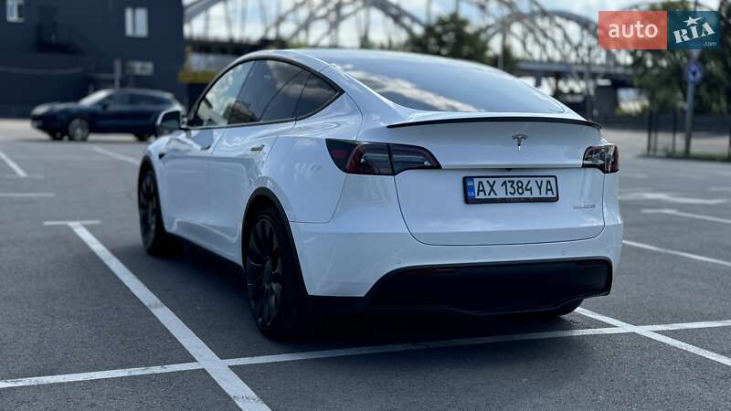 Tesla Model Y 2022