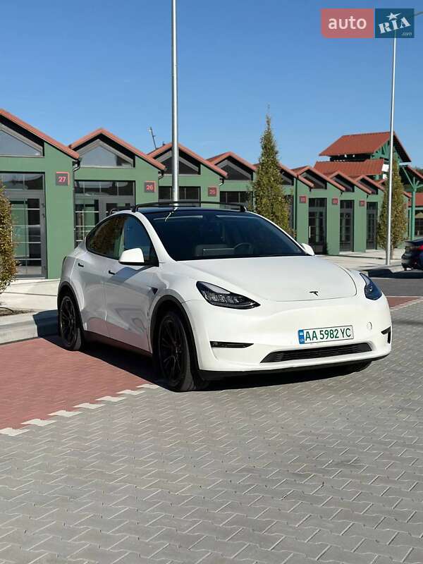 Tesla Model Y 2021