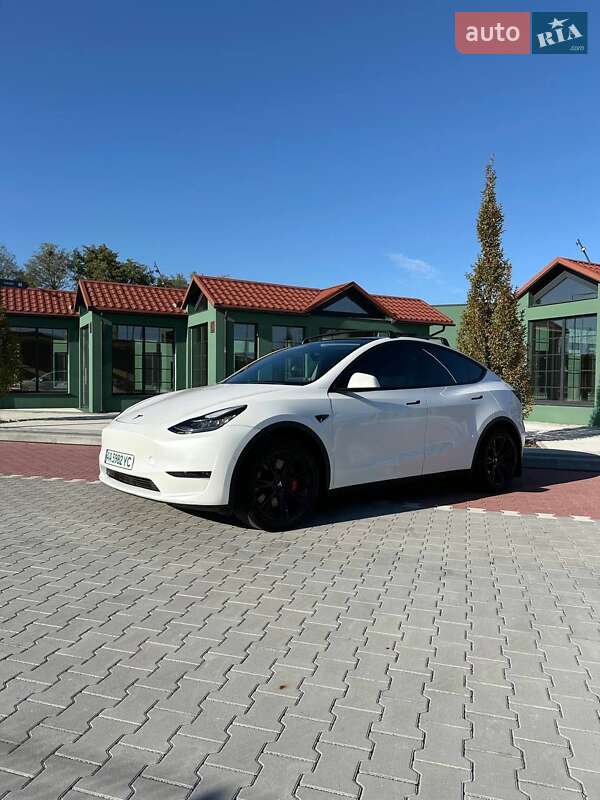 Tesla Model Y 2021