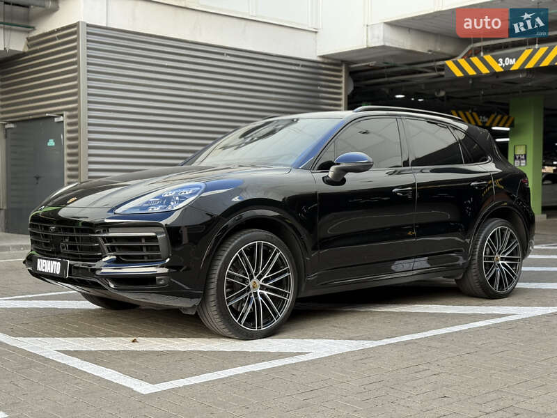 Porsche Cayenne 2021
