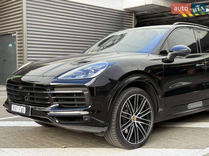 Porsche Cayenne 2021