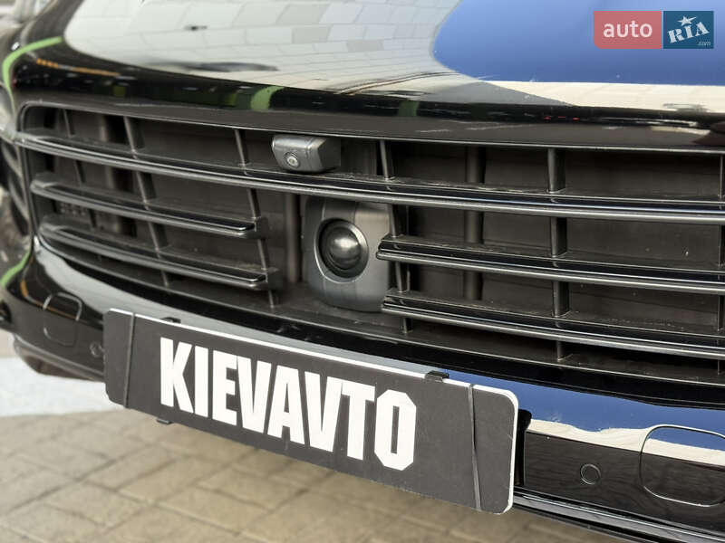 Porsche Cayenne 2021