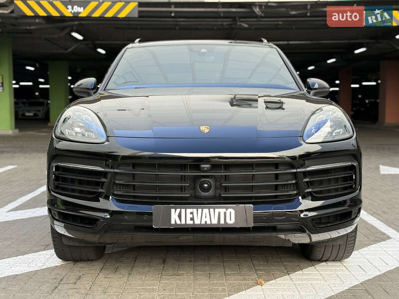 Porsche Cayenne 2021