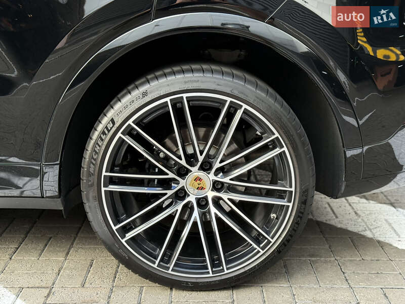 Porsche Cayenne 2021