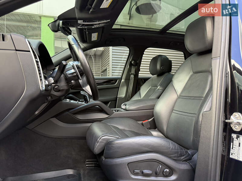 Porsche Cayenne 2021