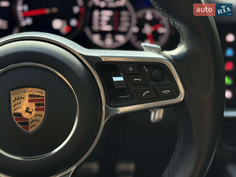 Porsche Cayenne 2021