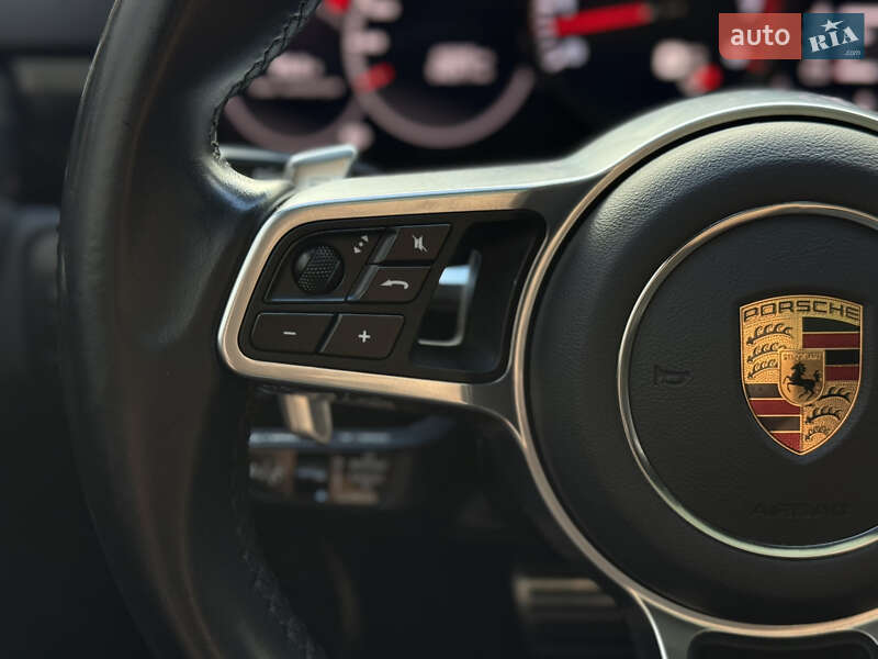 Porsche Cayenne 2021